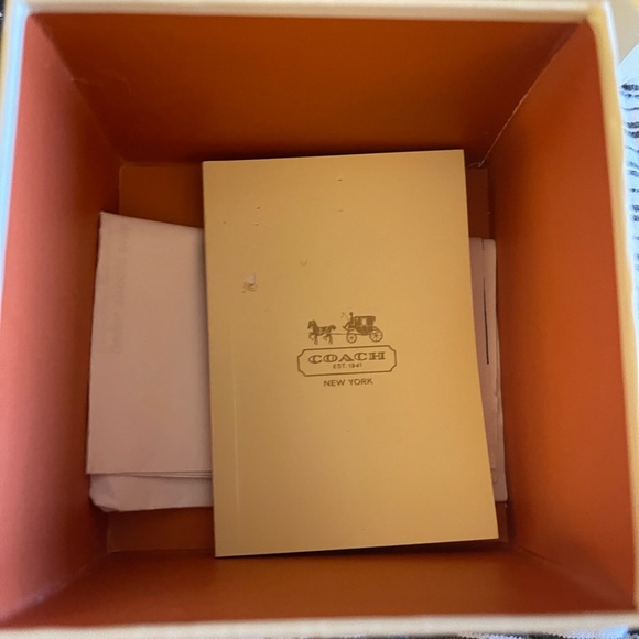 Coach Watch - Picture 3 of 3